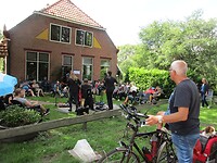 Concert in de tuin van café de Amer in Amen