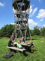 Picknicken bij de klimtoren