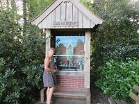 Onderweg een kaarsje aansteken
