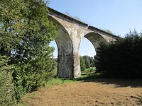 Onder het viaduct van Born door