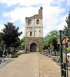 Romaanse kerktoren in Bergen ook getroffen door een bombardement