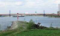De Ruhr stroomt bij Rheinorange in de Rijn