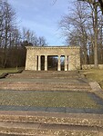 De toegangspoort naar de graven