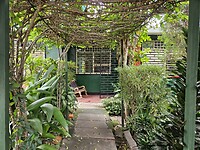Mamas' thuis/ la casa de mi madre
