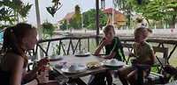 Lunch tijdens de Co van Kessel fietstocht