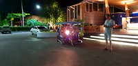 Motor met zijspan-taxi