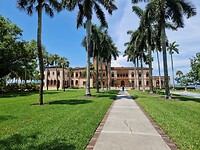 Groot park voor het huis