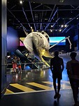 Binnenkomst van de zaal met een echt gebruikte spaceshuttle