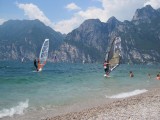 Surfparadijs Torbole vanaf goddelijk plekje aan het strand