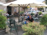 Ruud op het 'mannenterras' in Zevio op weg naar Montagnana