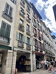 Bayonne, gekleurde huizen