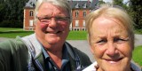selfie voor ons optrekje in Frankrijk