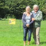 bij de ezels...... in een park bij de camping