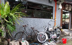 een dames en een herenfiets