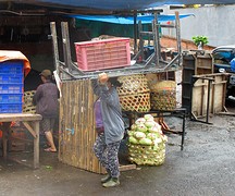 de hele marktkraam op je hoofd
