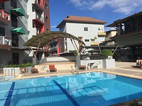 Het zwembad bij het hotel in Hua Hin