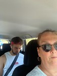 Wij zitten aan de linker kant van de auto