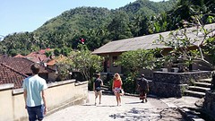 rondleiding in traditioneel "Bali aga" dorp, hier wordt alleen gehuwd tussen dorpsbewoners