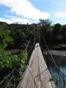 Zwevende houten brug in Thong Pha Phum