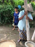 Rijst stampen