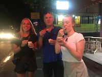 Het eerste! IJsje bij Harry’s
