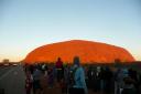 747 Uluru zoals het er echt uit ziet met 2.000 toeristen....