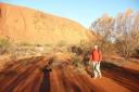 757 Uluru - base walk