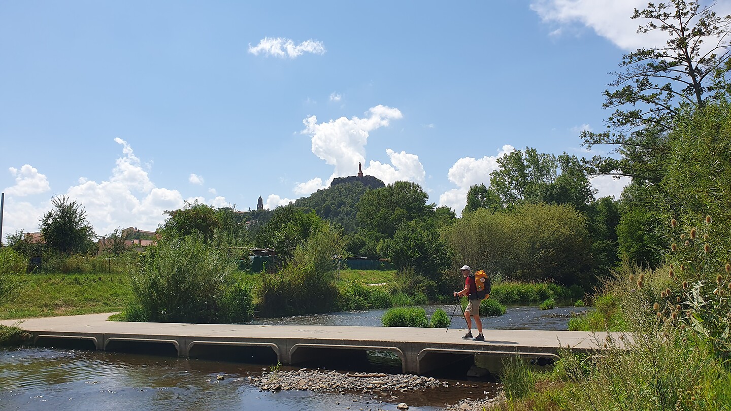 We naderen Le-Puy-en-Velay