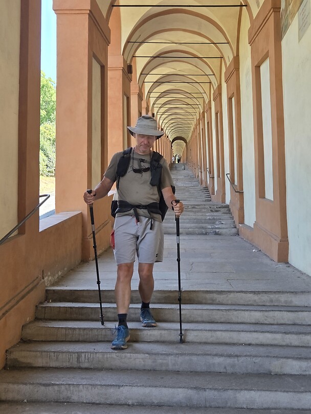 Door de portico naar beneden