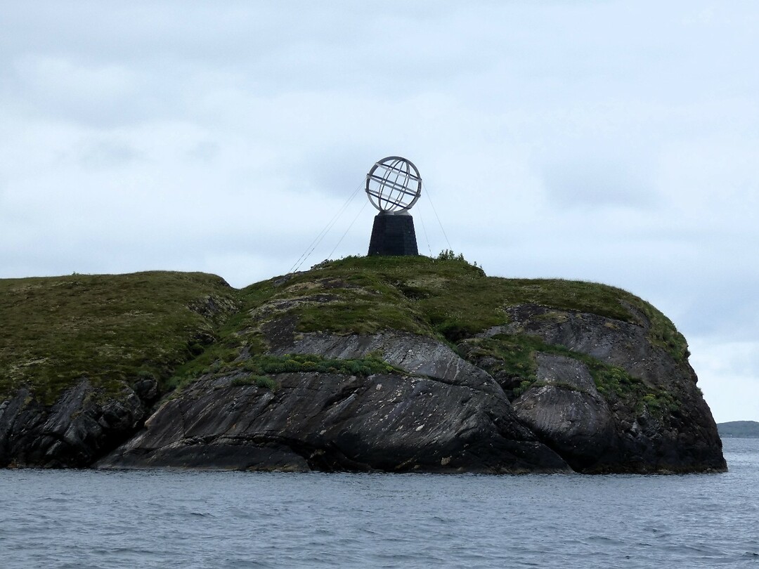 Arctic circle monument 6 juni