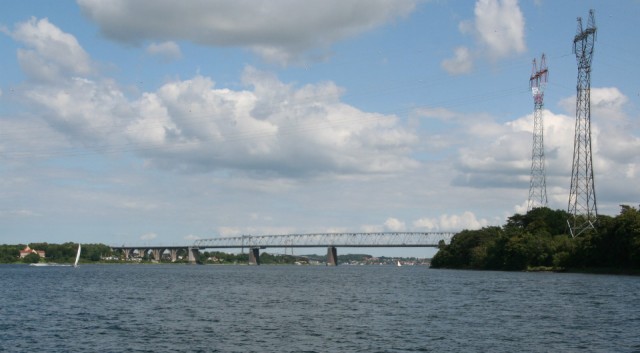 de-spoorbrug-over-de-kleine-belt-bij-middelfart-foto-henk-schouten
