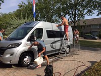 Camper poetsen na  intensief gebruik