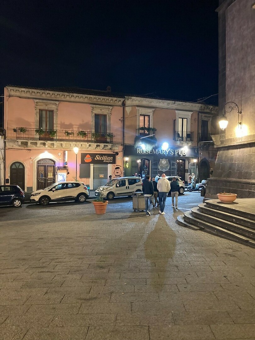Piazza Vittorio Emanuele | Nicolosi