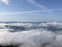 Sare, la Rhune boven de wolken.