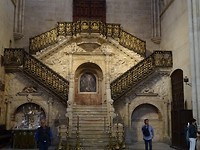 Rijke versieringen in de Cathedraal