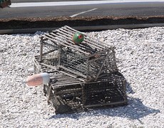 Kreeftenfuiken langs de weg in Cape Cod