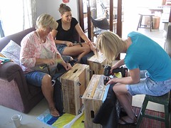 Voetenbankjes stofferen met Yvette en Mimi