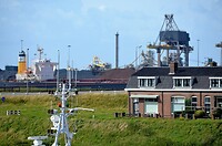 Alles ligt naast alles