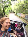 Achterop de jeep