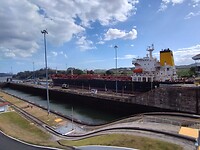 Schip in sluis Panama kanaal