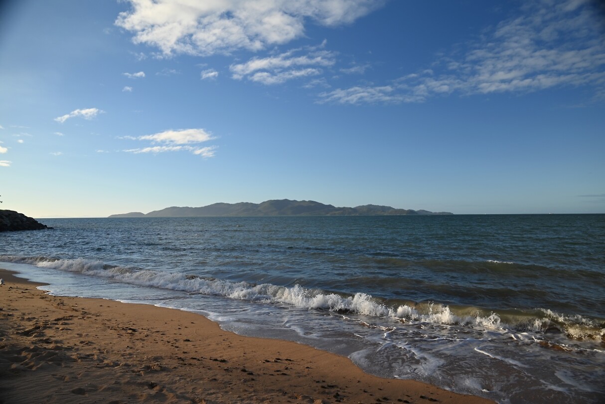 Magenetic Island gezien vanuit "The Strand"