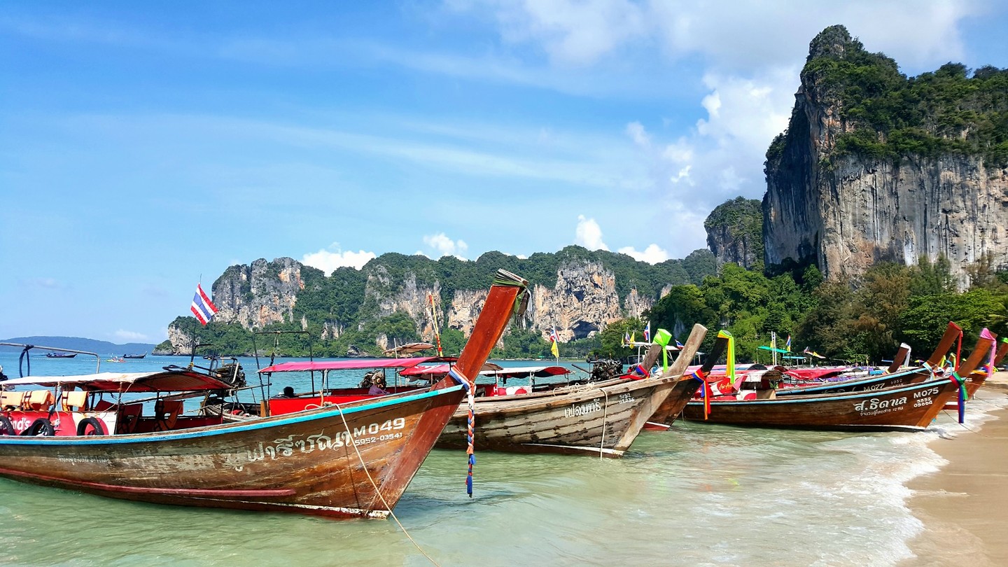 Bootjes bij Railay