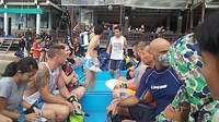Het kleine bootje dat ons naar de grote boot bracht