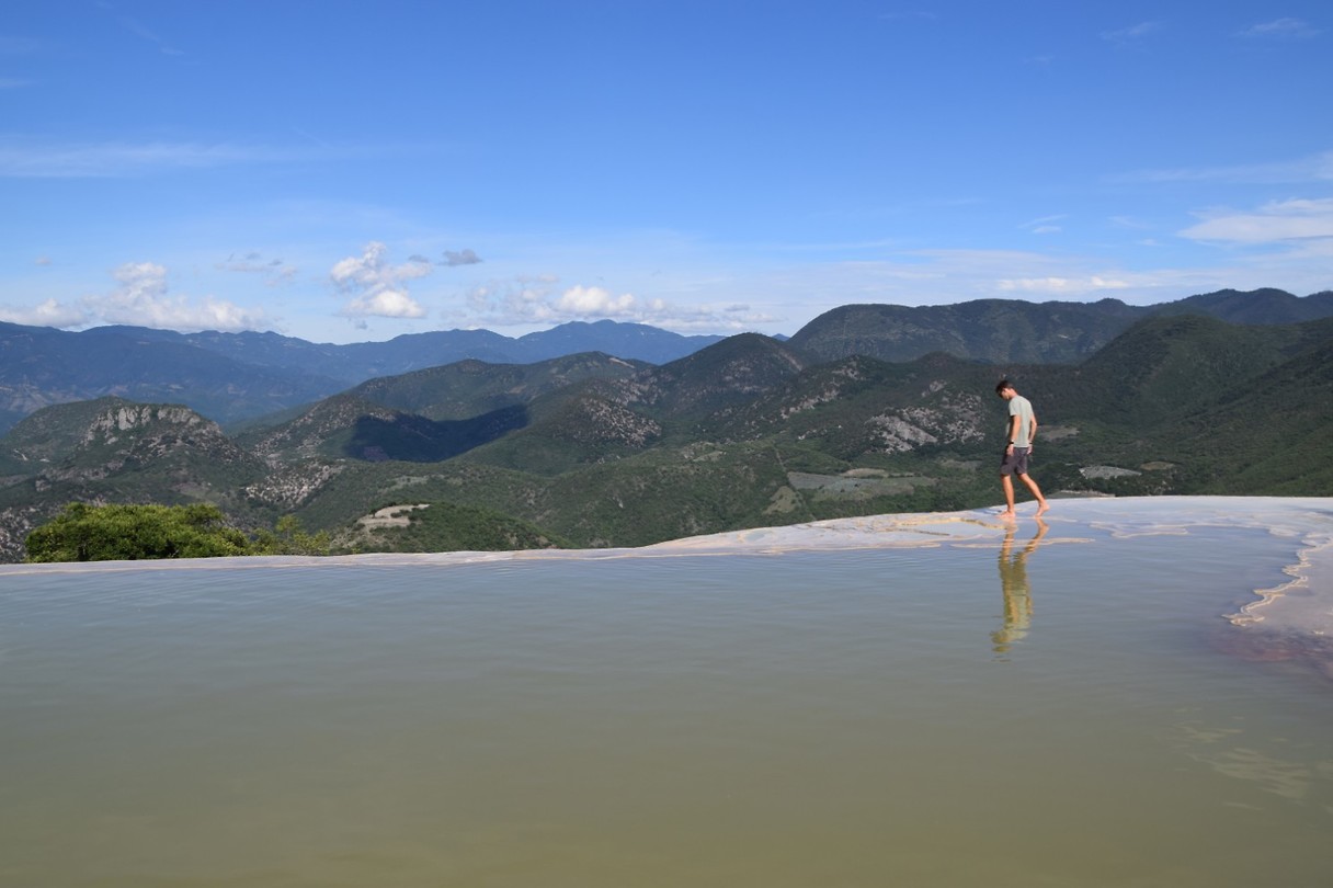 Infinity pool