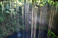 Ik-Kil cenote