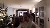 Aine's familie verrassen