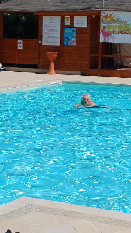 Zwembad op camping Lilly beo.