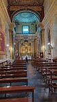 En de binnenkant van de kerk