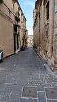 Een van smalle straatjes in Noto