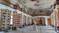 De bibliotheek in het museum